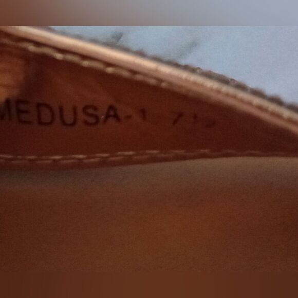 Top Moda Flat Two Strap Rhinestone Sandals Size 7.5 - Picture 2 of 8